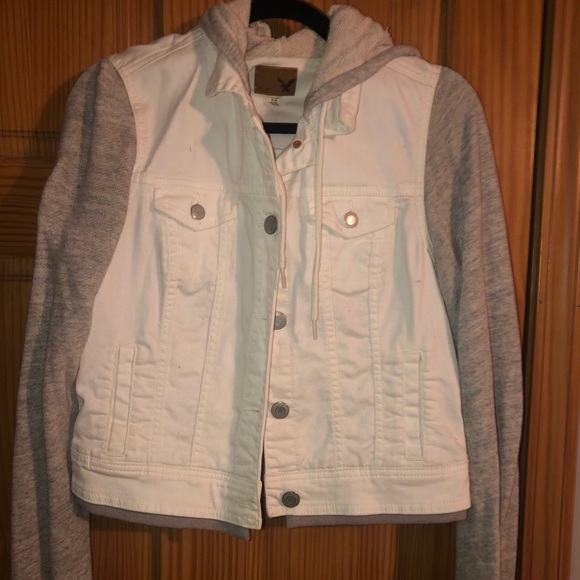 American Eagle white and grey hooded jean jacket - Picture 1 of 3
